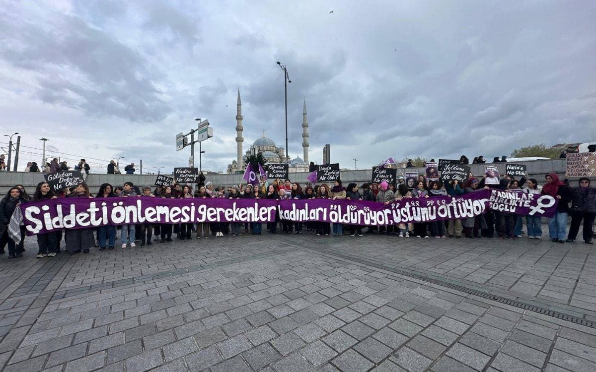 Kadınlar İstanbul'da Şüpheli Kadın Ölümlerine Dikkat Çekti