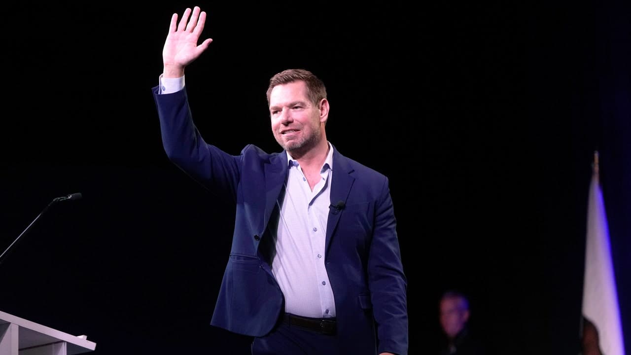 Temsilci Eric Swalwell, Cinsel Taciz İddialarının Ardından Kongre'den İstifa Etti