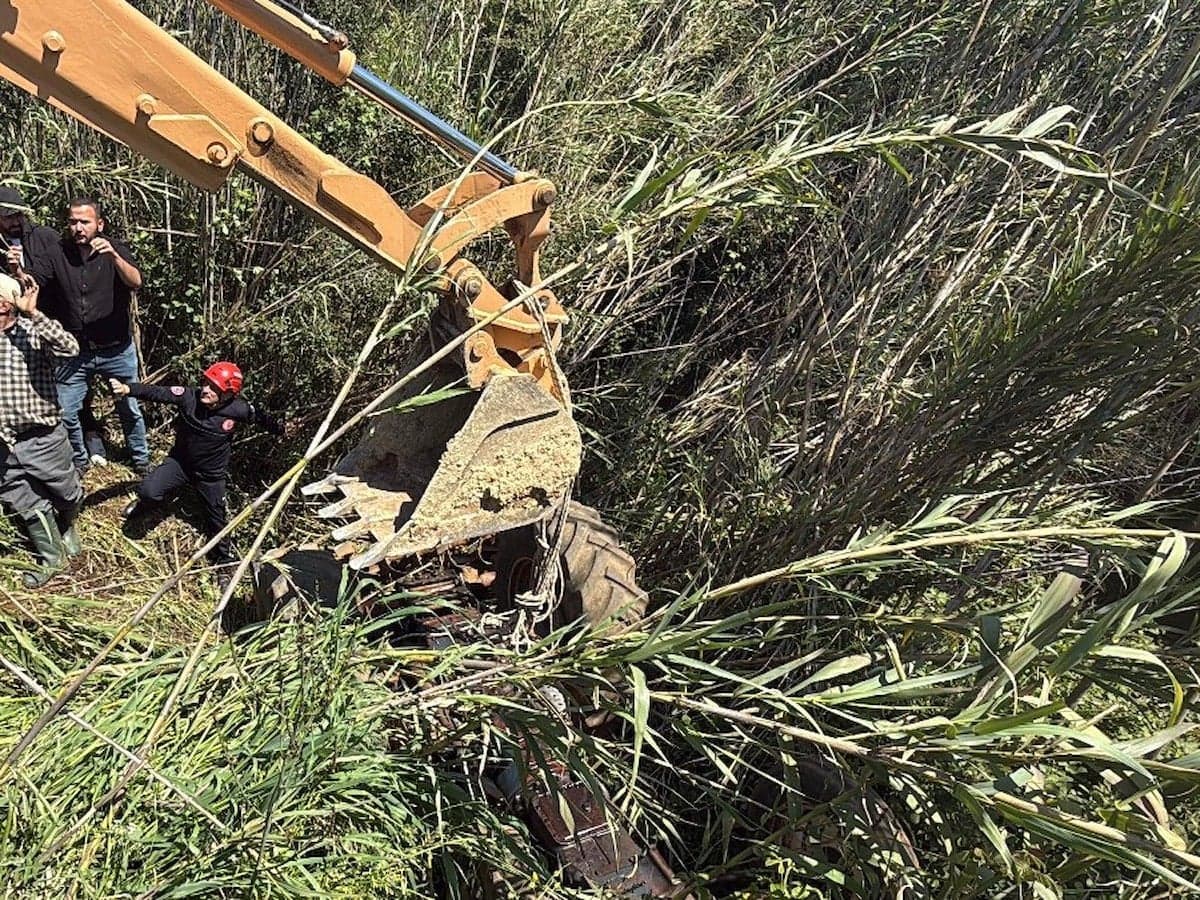 Antalya'da traktör kazasında emekli polis hayatını kaybetti