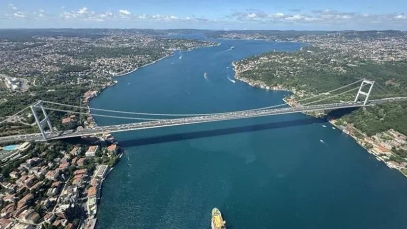 İstanbul Boğazı'nda Yat Yarışı Nedeniyle Transit Gemi Geçişleri Geçici Olarak Kapatıldı