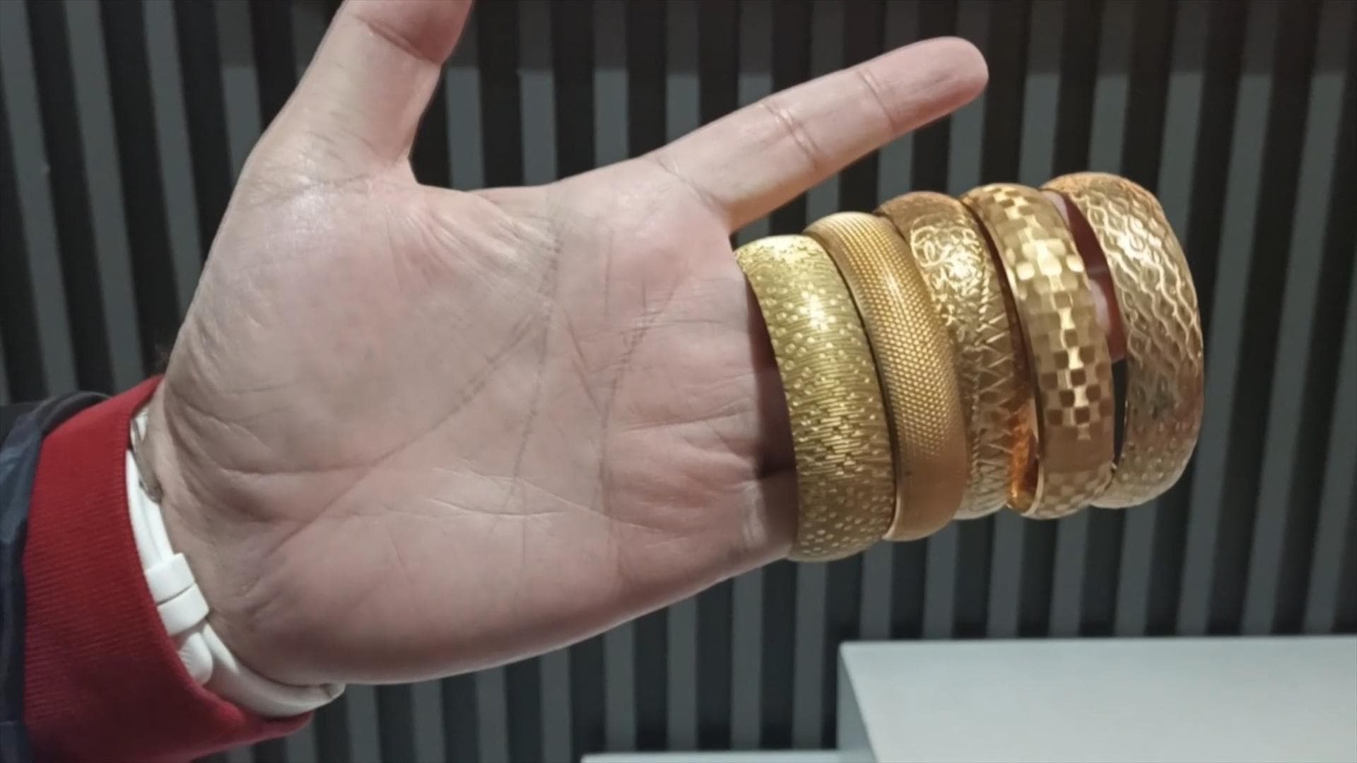 İstanbul Fatih'te Sahte Altın İmalathanesine Baskın: 472 Paket Sahte Altın Ele Geçirildi