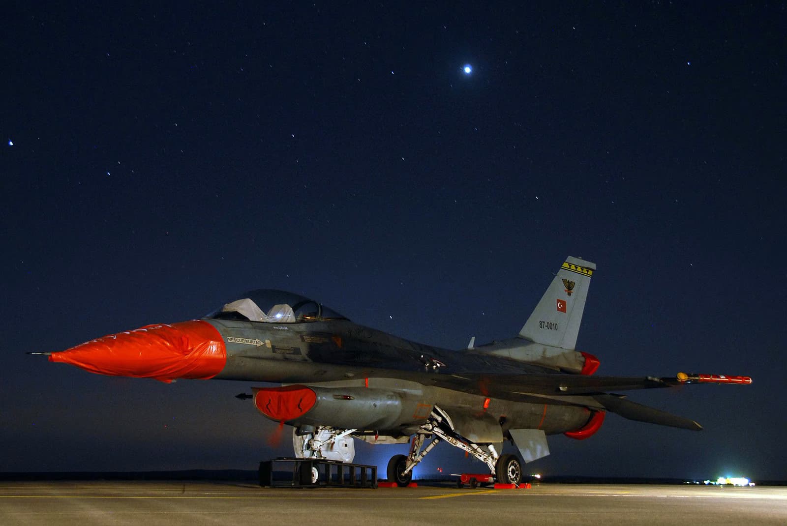 Türkiye'nin Somali'deki F-16'ları terör operasyonu dönüşünde görüntülendi