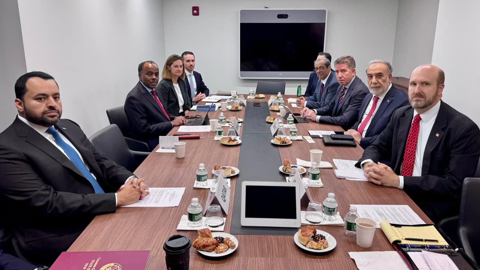 كولاكلي كايا يترأس اجتماعاً في البيت التركي بمشاركة الصومال والسعودية وقطر وبريطانيا وأمريكا