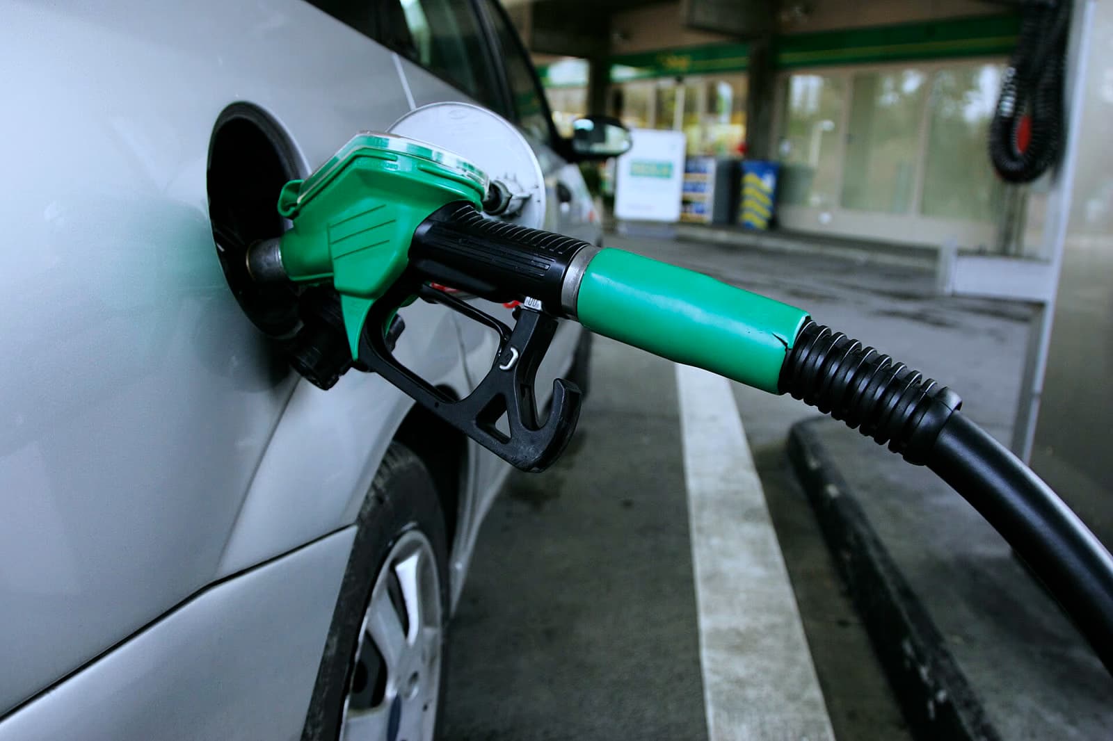 Gasoline expected to drop 5.65 liras per liter, falling below 80 liras