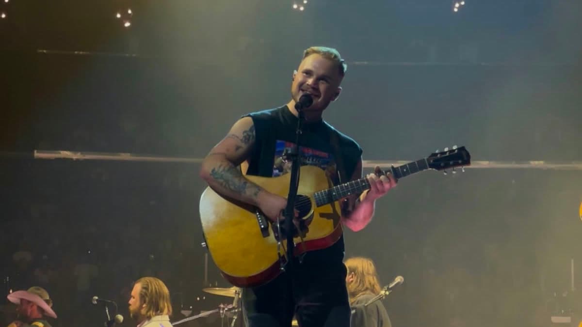 Zach Bryan sends Palestine message at Kraft-owned stadium
