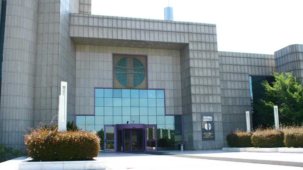مؤشر BIST 100 ينهي ثالث جلسات التداول الأسبوعية منخفضًا 2.03%