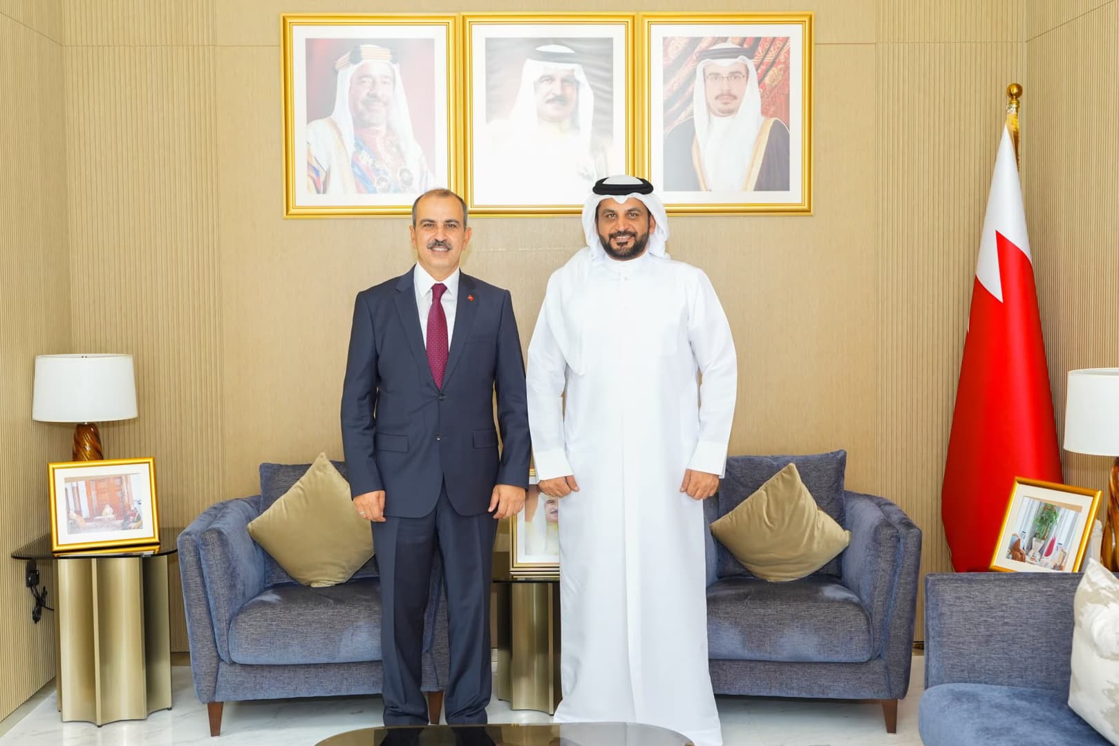 Büyükelçi Caymazoğlu, Bahreyn'in Doha Büyükelçisi el-Gatem'i ziyaret etti