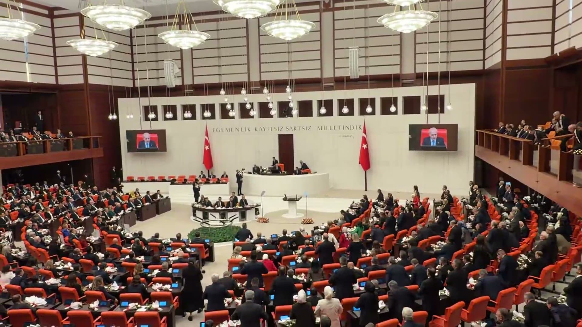Parties split on Erdoğan at parliament opening; Bahçeli slams YENİ Party walkout
