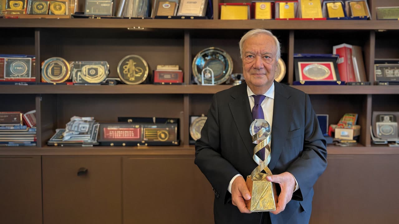 Turkish neurosurgeon Necmettin Pamir wins Golden Neuron Award