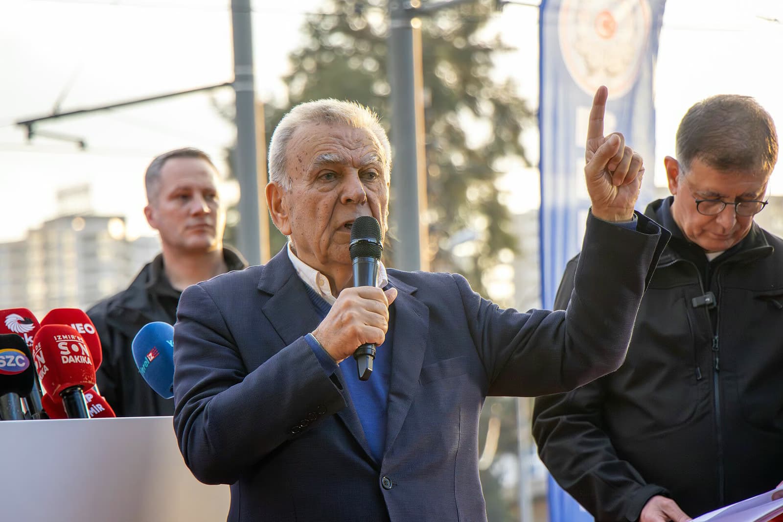 Report: İzmir Mayor Cemil Tugay to join AK Party next week