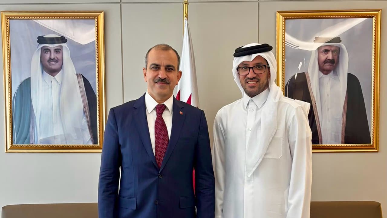 Doha Büyükelçisi Caymazoğlu, Katar Dışişleri Bakanlığı konferans komitesi yöneticisiyle görüştü