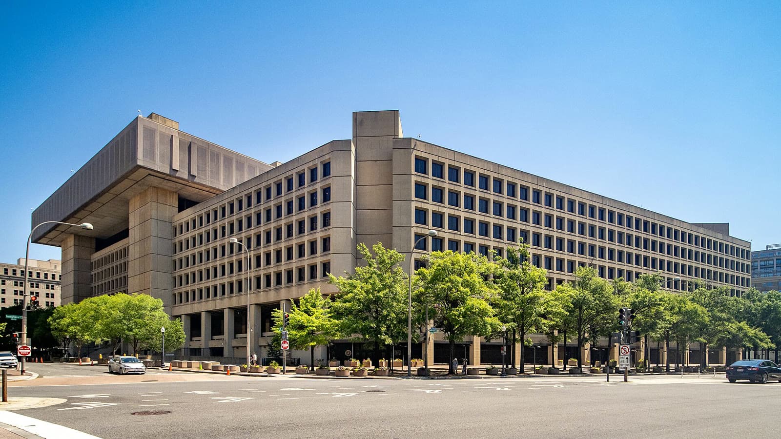 Jordan detains teen suspected in FBI data theft group