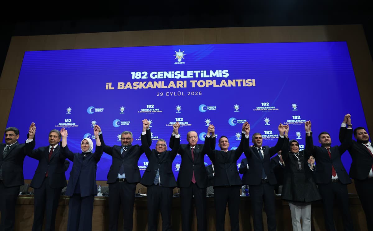 Nine mayors join Türkiye’s AK Party, Erdoğan pins their badges