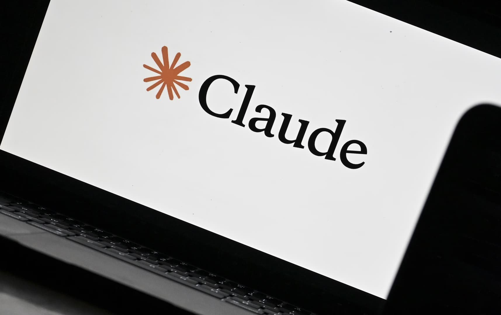 Биолог усомнился в «открытии» Claude ферментной системы