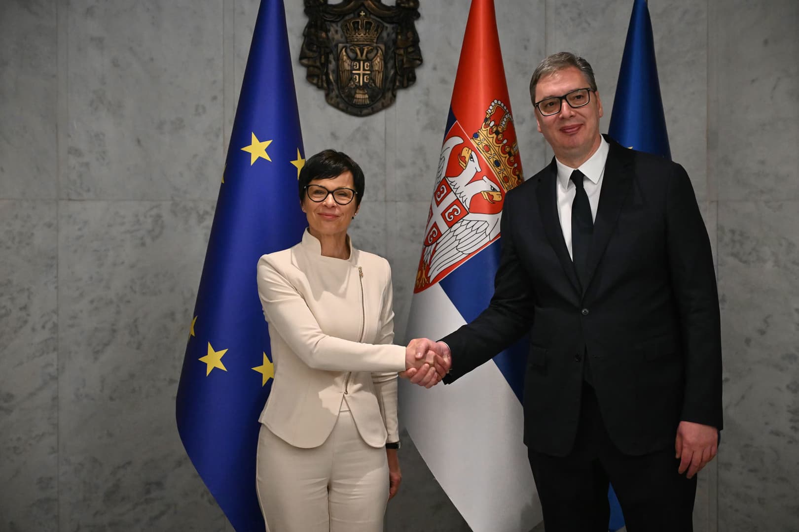 Sırbistan'da Vučić seçimi kaybetti, Öğrenci Listesi 14 yıllık SNS iktidarını bitirdi