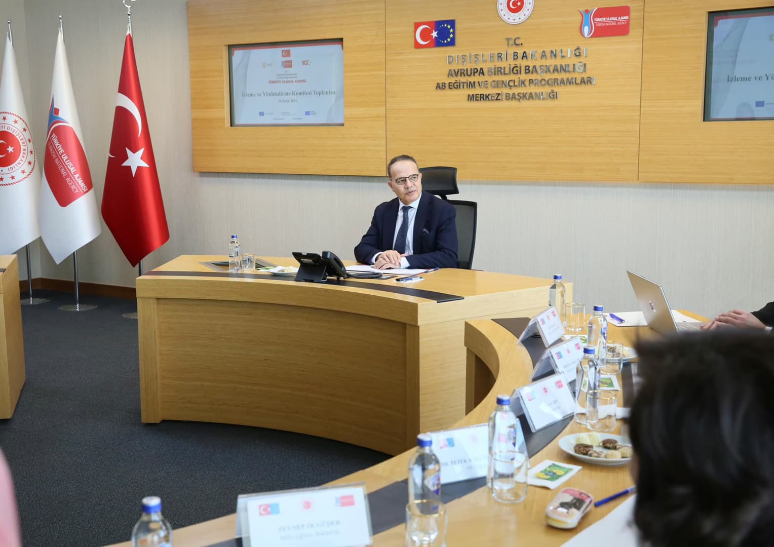 Erasmus+ ve Avrupa Dayanışma Programı İzleme Komitesi Ankara'da toplandı