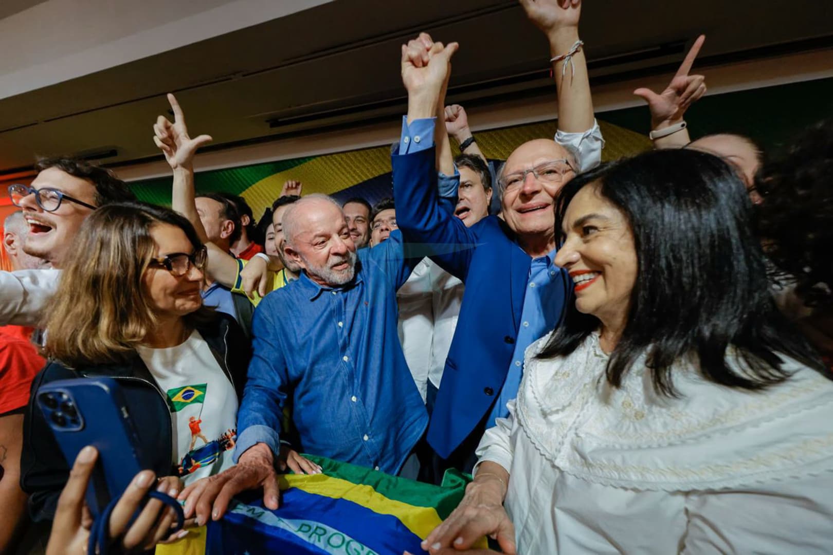 Brezilya'da Lula'nın seçim gecesinden kareler