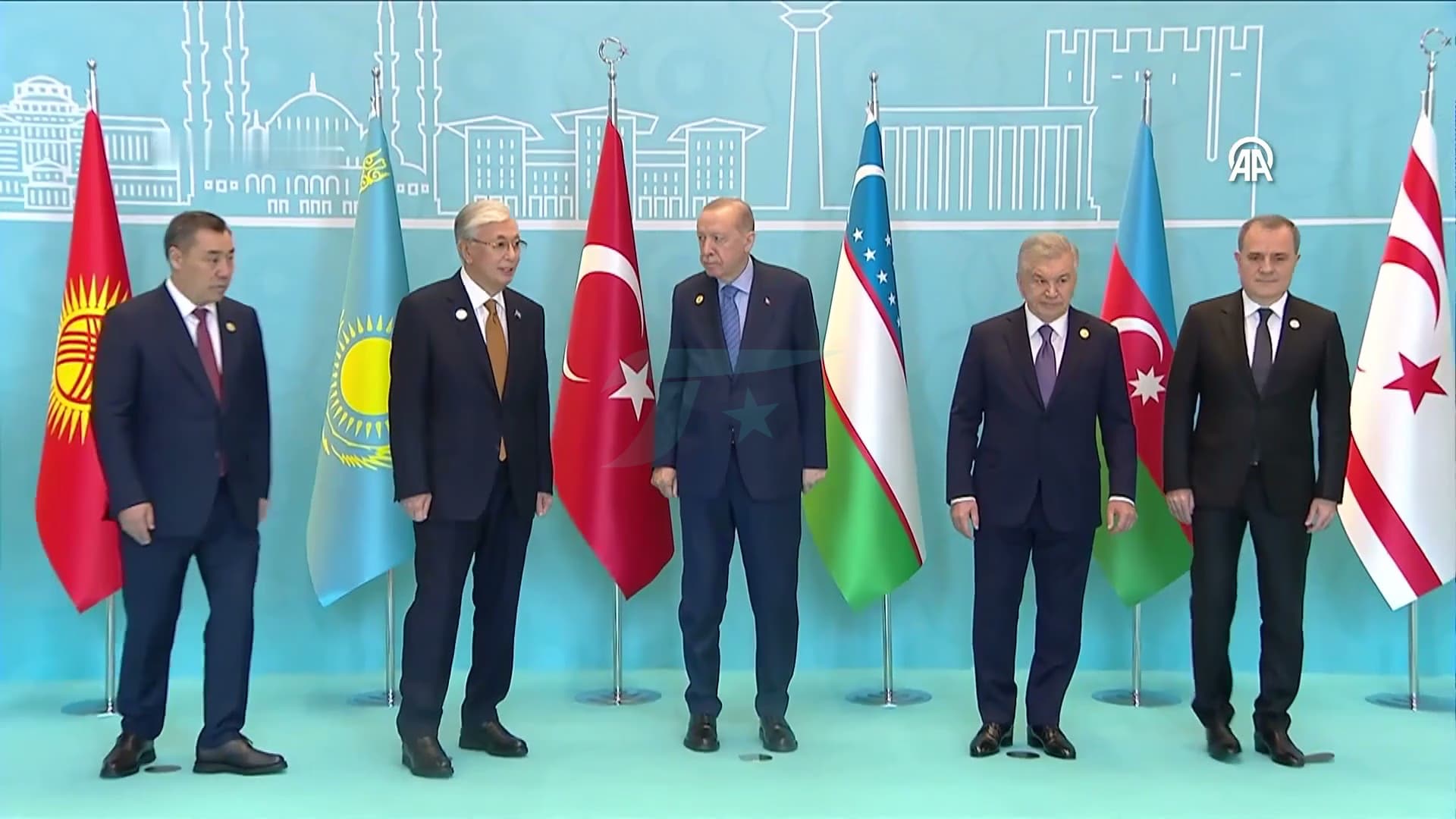 Video: TDT Zirvesi'nde liderlerin gelişi ve Erdoğan'ın konuşması