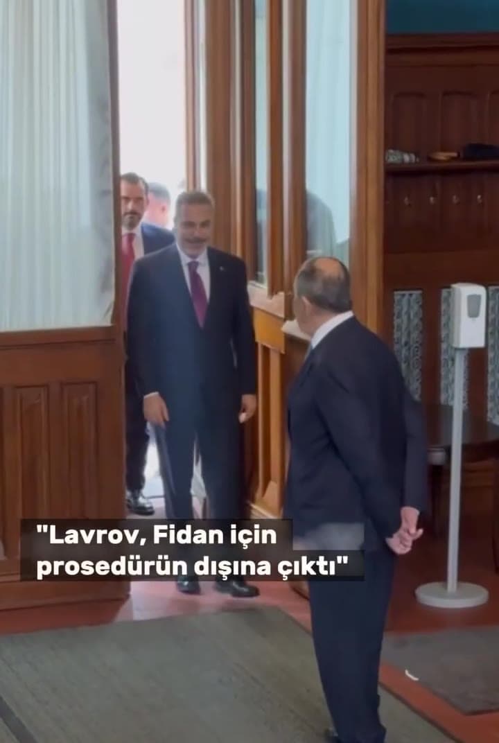 A Protocol-Breaking Gesture from Lavrov to Hakan Fidan in Moscow